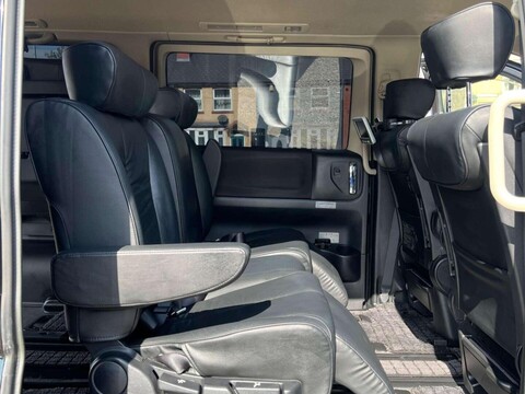 Nissan Elgrand 3.5+HIGHWAY STAR+GRADE 4+WARRANTED MILES 56