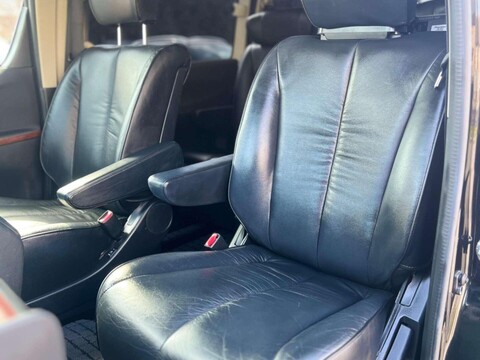 Nissan Elgrand 3.5+HIGHWAY STAR+GRADE 4+WARRANTED MILES 65