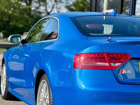 Audi S5 4.2 V8 Tiptronic quattro Euro 4 2dr 35