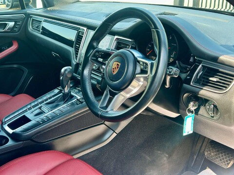 Porsche Macan 2.0T SUV 5dr Petrol PDK 4WD Euro 6 (s/s) (252 ps) 2