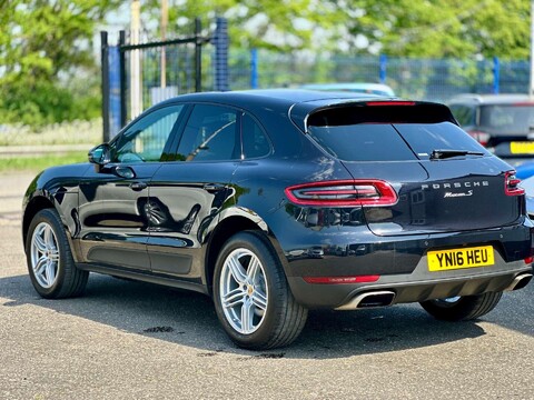 Porsche Macan 2.0T SUV 5dr Petrol PDK 4WD Euro 6 (s/s) (252 ps) 3