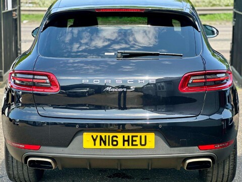 Porsche Macan 2.0T SUV 5dr Petrol PDK 4WD Euro 6 (s/s) (252 ps) 18