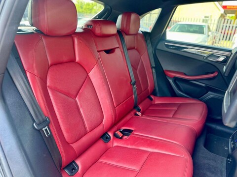 Porsche Macan 2.0T SUV 5dr Petrol PDK 4WD Euro 6 (s/s) (252 ps) 35