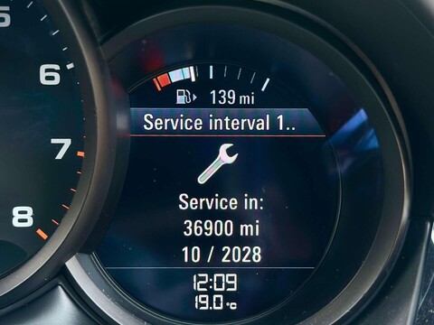 Porsche Macan 2.0T SUV 5dr Petrol PDK 4WD Euro 6 (s/s) (252 ps) 49