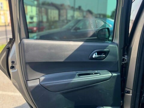 Peugeot 3008 1.6 3008 Allure e-HDi Semi-Auto 5dr 29