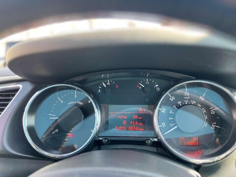Peugeot 3008 1.6 3008 Allure e-HDi Semi-Auto 5dr 33