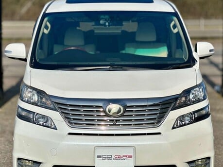 Toyota Vellfire 1