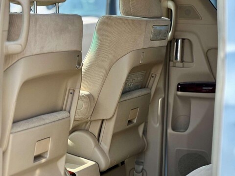 Toyota Vellfire 18