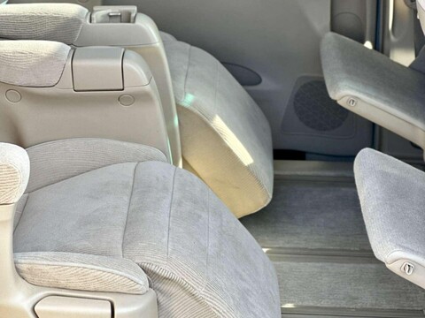Toyota Vellfire 34