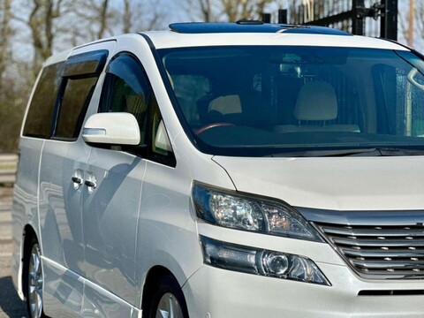 Toyota Vellfire 3.5 V6 Luxury Twin Sunroof 5