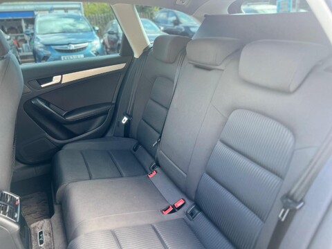Audi A4 2.0 TFSI Executive SE S Tronic quattro 23