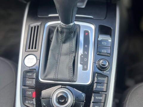 Audi A4 2.0 TFSI Executive SE S Tronic quattro 29