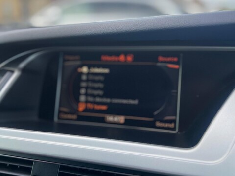 Audi A4 2.0 TFSI Executive SE S Tronic quattro 37