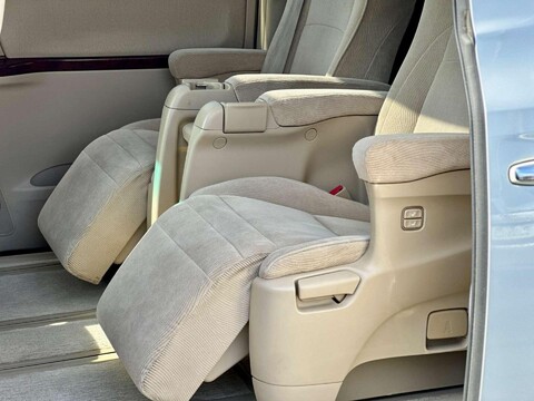 Toyota Vellfire 17