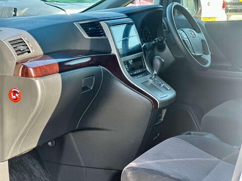 Toyota Alphard 3.5 V6 8SEATER 13