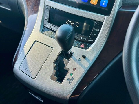 Toyota Alphard 3.5 V6 8SEATER 14