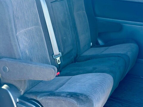 Toyota Alphard 3.5 V6 8SEATER 25