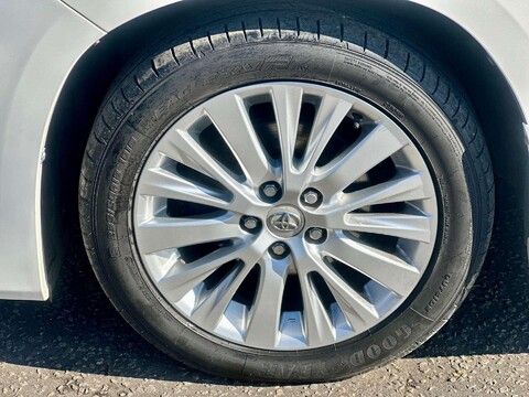 Toyota Alphard 3.5 V6 8SEATER 35