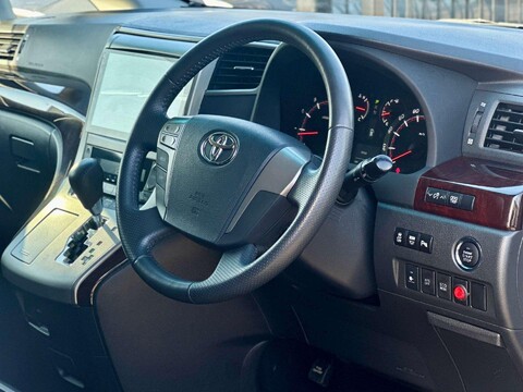 Toyota Alphard 3.5 V6 8SEATER 48