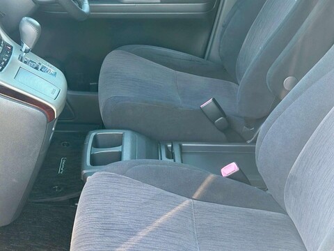 Toyota Alphard 3.5 V6 8SEATER 50