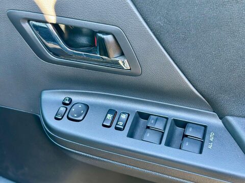Toyota Alphard 3.5 V6 8 SEATER 32