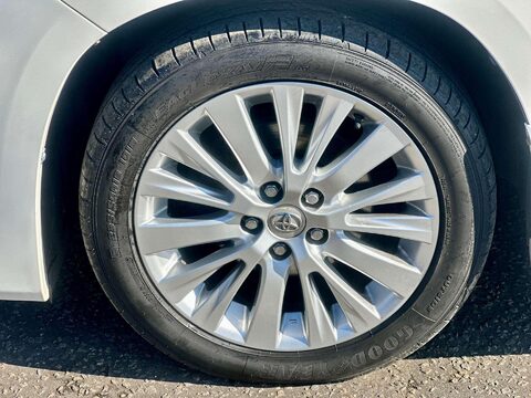 Toyota Alphard 3.5 V6 8 SEATER 37