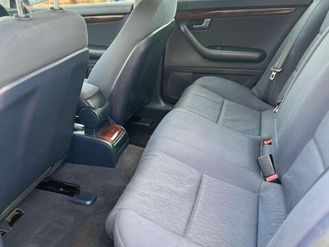 Audi A4 2.0 SE 4dr 19