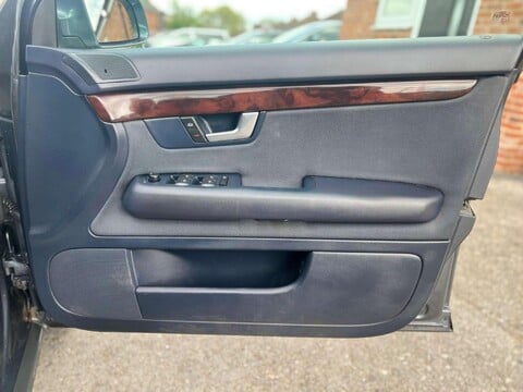 Audi A4 2.0 SE 4dr 27