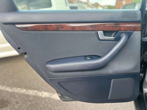 Audi A4 2.0 SE 4dr 31