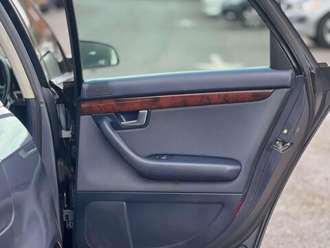 Audi A4 2.0 SE 4dr 33