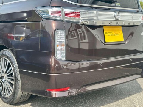 Nissan Elgrand HIGHWAY STAR 2.5 V6 4
