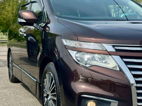 Nissan Elgrand HIGHWAY STAR 2.5 V6 4