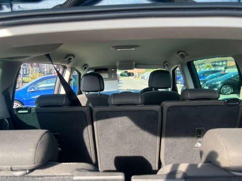 Vauxhall Zafira 2.0 Zafira Tourer SRi CDTi Auto 5dr 35
