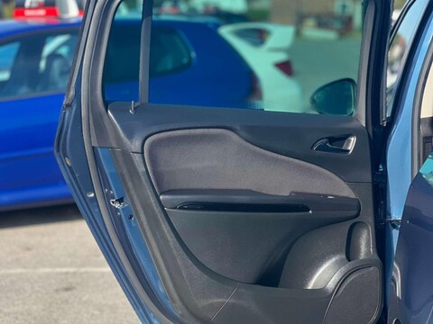 Vauxhall Zafira 2.0 Zafira Tourer SRi CDTi Auto 5dr 37