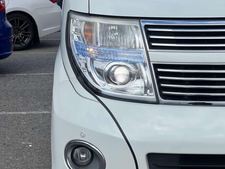 Nissan Elgrand 3.5 V6 HIGHWAY STAR GRADE 4B WOW 2