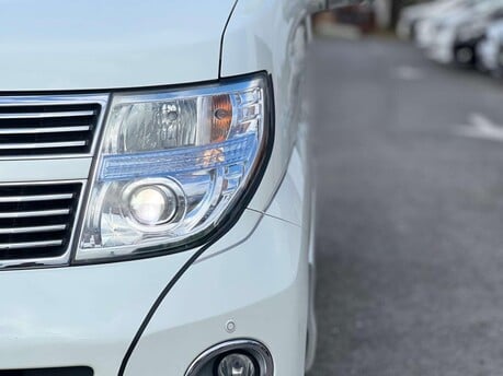 Nissan Elgrand 3.5 V6 HIGHWAY STAR GRADE 4B WOW 3