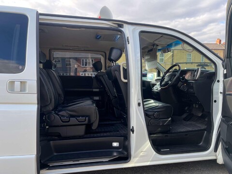 Nissan Elgrand 3.5 V6 HIGHWAY STAR GRADE 4B WOW 15
