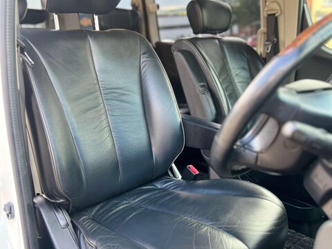 Nissan Elgrand 3.5 V6 HIGHWAY STAR GRADE 4B WOW 17