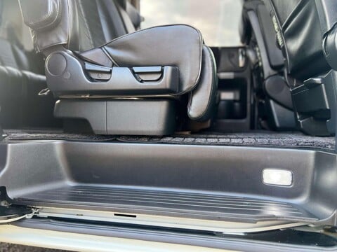 Nissan Elgrand 3.5 V6 HIGHWAY STAR GRADE 4B WOW 21