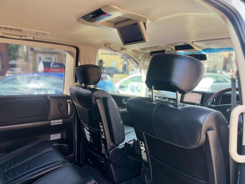 Nissan Elgrand 3.5 V6 HIGHWAY STAR GRADE 4B WOW 24