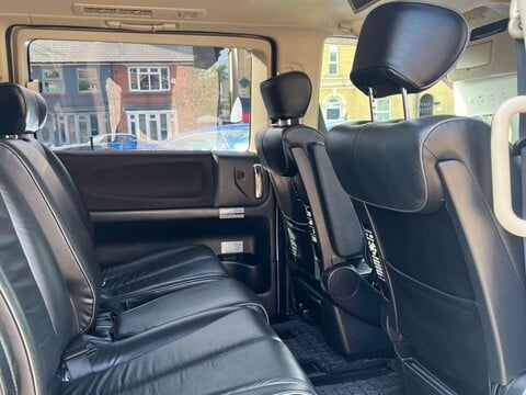 Nissan Elgrand 3.5 V6 HIGHWAY STAR GRADE 4B WOW 26