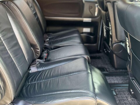 Nissan Elgrand 3.5 V6 HIGHWAY STAR GRADE 4B WOW 31