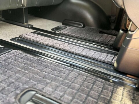 Nissan Elgrand 3.5 V6 HIGHWAY STAR GRADE 4B WOW 33