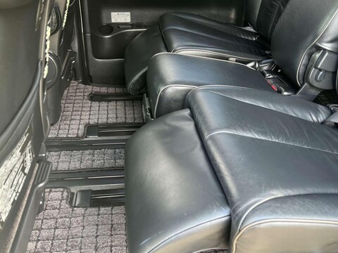 Nissan Elgrand 3.5 V6 HIGHWAY STAR GRADE 4B WOW 47