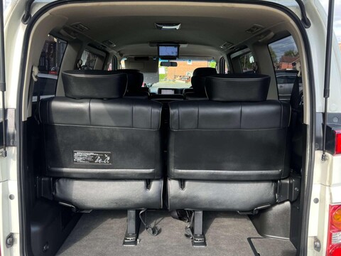 Nissan Elgrand 3.5 V6 HIGHWAY STAR GRADE 4B WOW 51