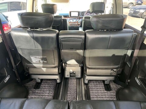 Nissan Elgrand 3.5 V6 HIGHWAY STAR GRADE 4B WOW 54