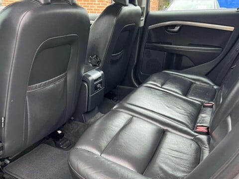 Volvo V70 2.0 V70 SE D3 Auto 5dr 28
