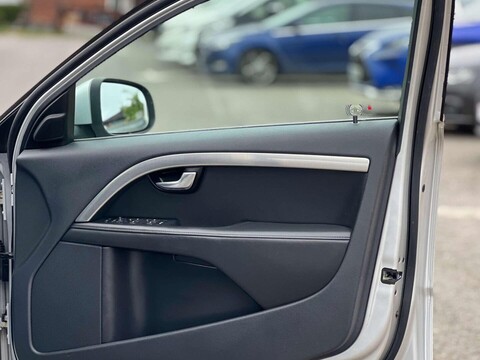 Volvo V70 2.0 V70 SE D3 Auto 5dr 39