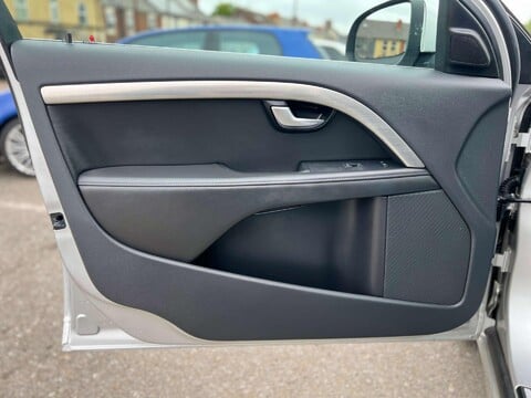 Volvo V70 2.0 V70 SE D3 Auto 5dr 40