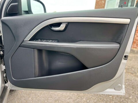 Volvo V70 2.0 V70 SE D3 Auto 5dr 42
